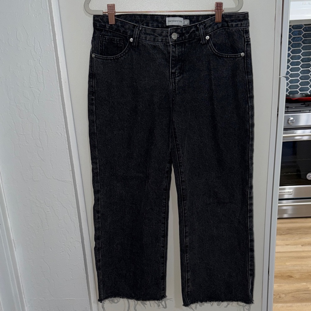 That’s so Fetch Black Denim Low Rise Raw Hem Jeans | 6